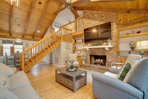 Sautee Nacoochee House | 5 Forested Acres! Peaceful Retreat 4 Mi to Helen