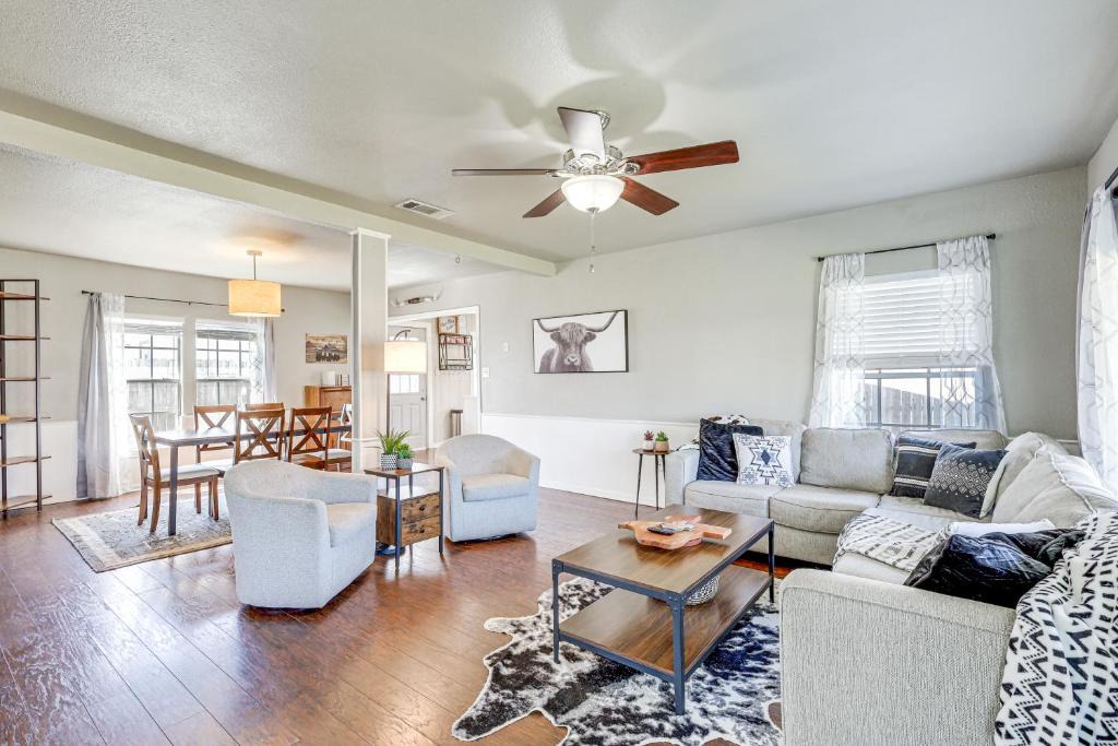 Belton House | 5 Mi to Belton Lake: Home w/Large Yard!