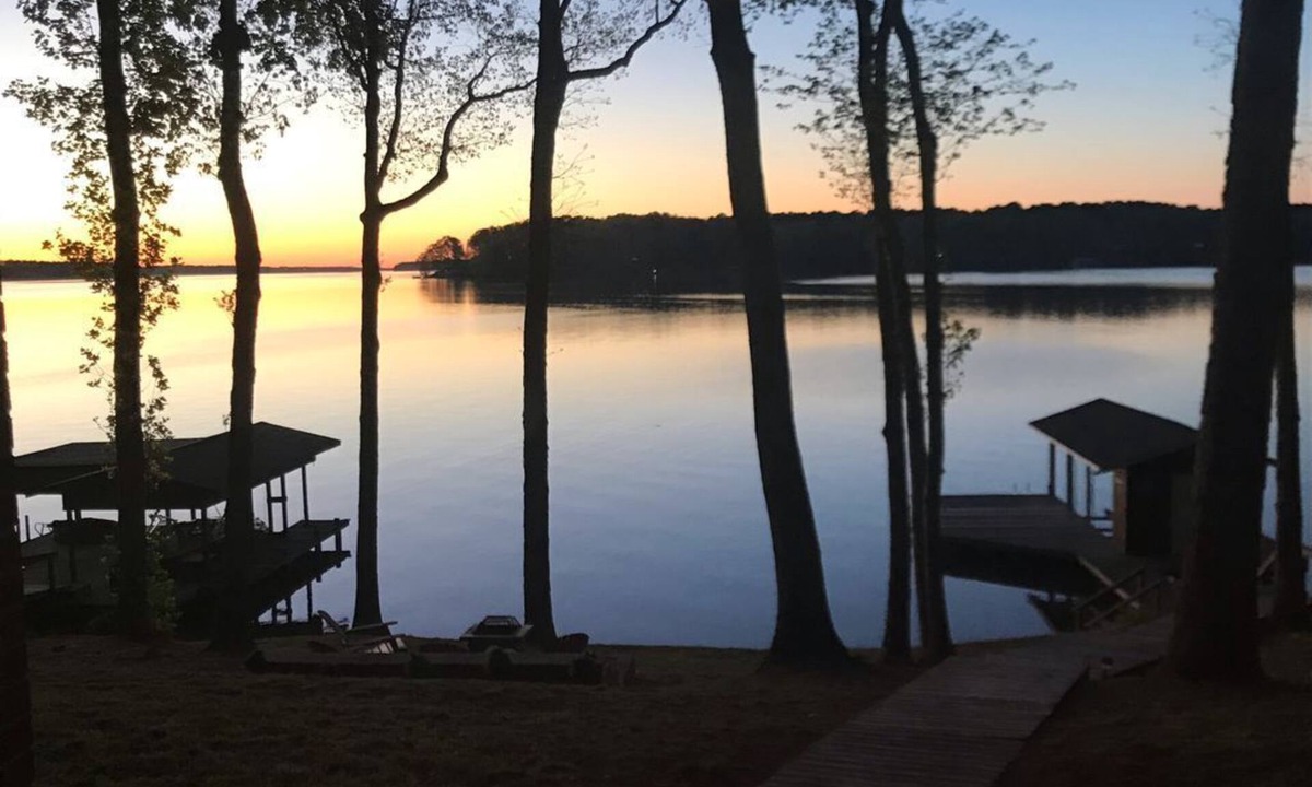 Quail Ridge House | 5 Mile Sunrise on Lake Gaston - Beautiful Main Lake Views