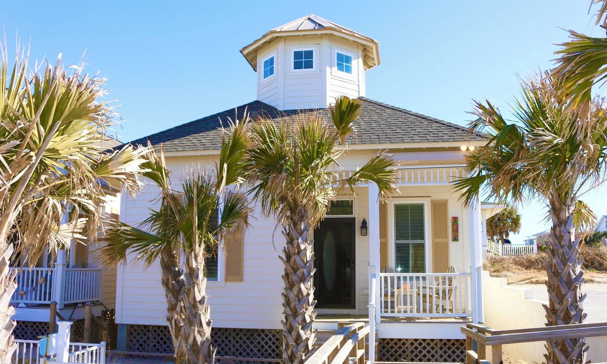 Atlantic Beach House | 5 Star Reviews! Luxury Home, Pool, Steps from Ocean,Sleeps 7, Shops,Restaurants