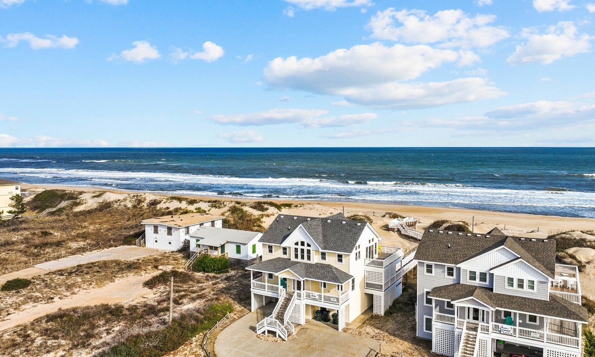 Nags Head House | 5703- The Fritz Carlton - Luxury Oceanfront Nags Head Estate With Pool