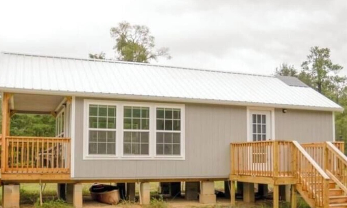 Ridgeville House | 59 acres with off grid cabin, boat ramp and dock on the Edisto River Ridgeville