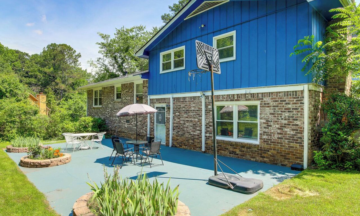 Lilburn House | 7 Mi to Stone Mtn Park! Spacious Family Getaway