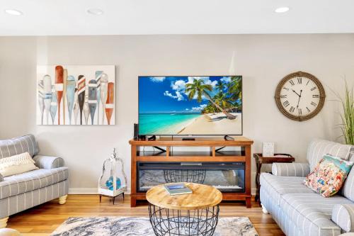 Shelter Cove House | 7141 Harbourside