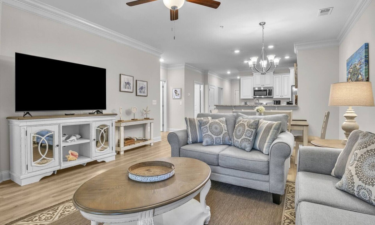 Murrells Inlet Apartment | 81 Delray Drive 1D 3 bedroom condo with pool steps to the Marshwalk