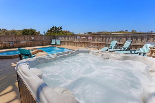 Hatteras House | 8902 - Landshark