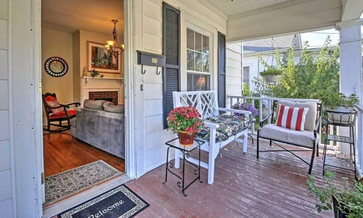 East Durham House | A Cozy Pet Friendly close to Downtown 4.4 miles to Duke Hospital