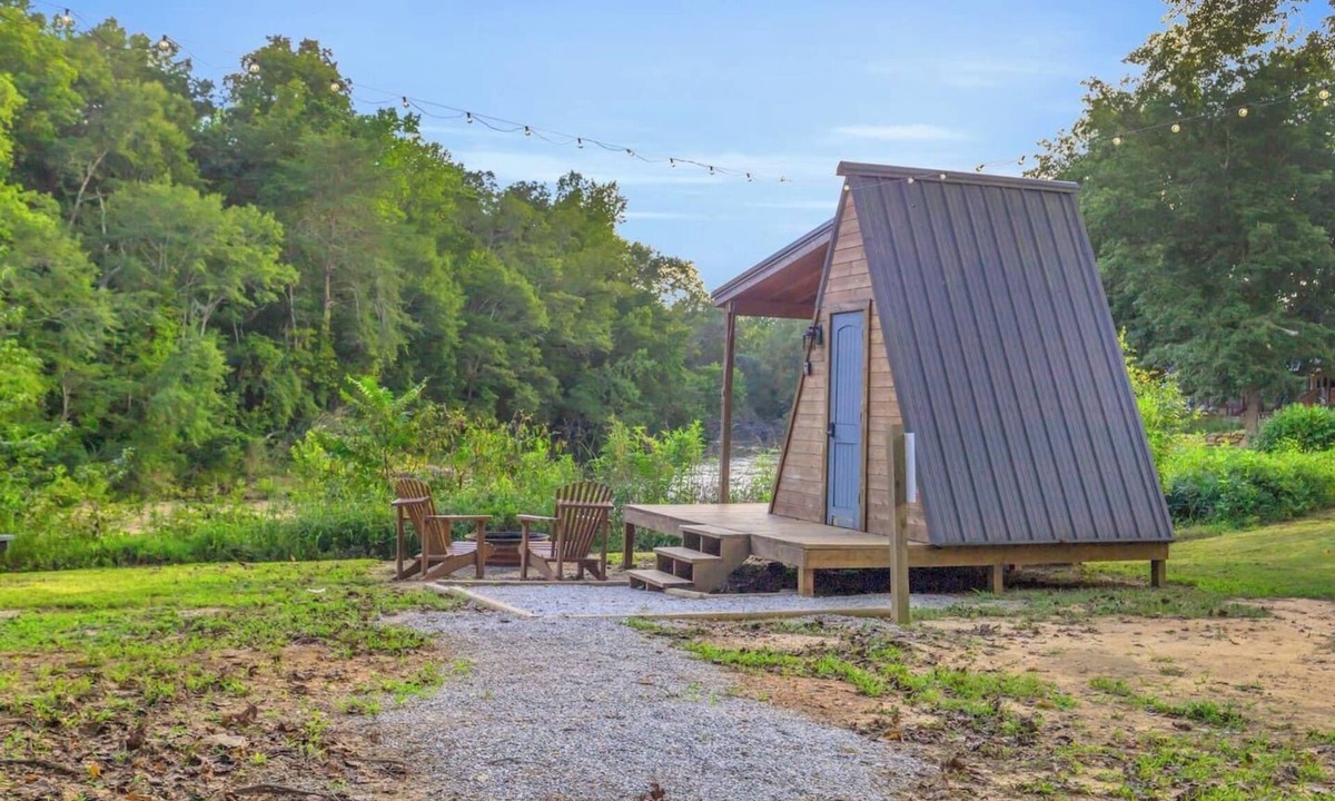 Greenville Cabin | A-Frame Camping Pod, W/Bath House, 6 min to DT