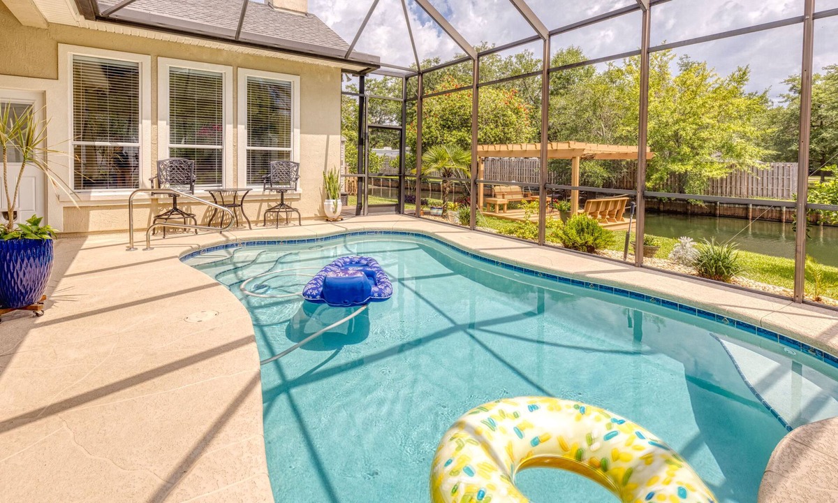 Doctors Inlet House | A Home Away From Home