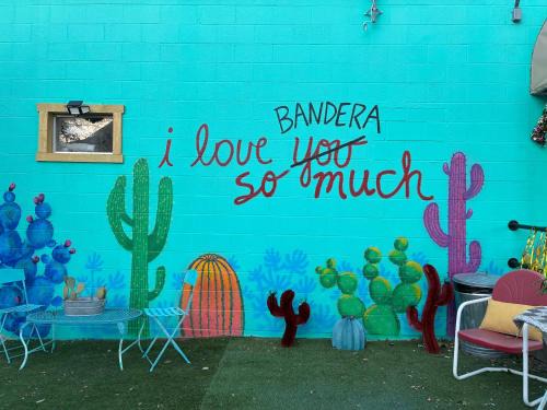 Bandera Hostel | A Place to Stay Reservations Rooms