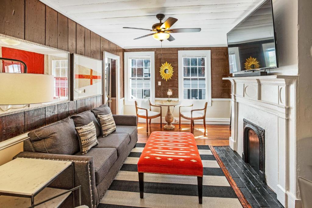 Historic District - North House | Abe's Abode by Lucky Savannah