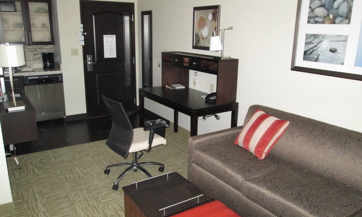 Bowling Green Apartment | Accessible 1BR Suite w/Kitchen | Breakfast + Pool