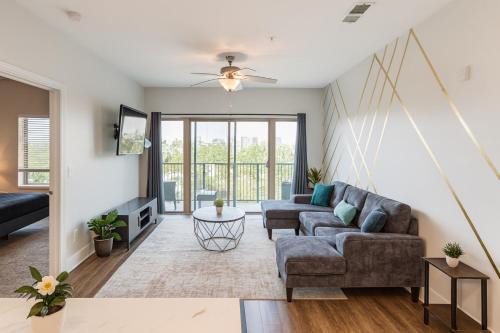 Glen Iris Apartment | Across from UAB Spacious 2BR Retreat 3b