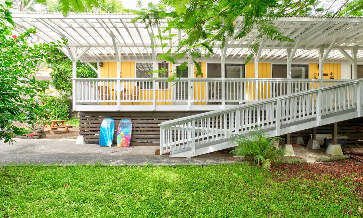 Kona Palisades Apartment | Adorable Guest Cottage with Lanai -sleeps 3