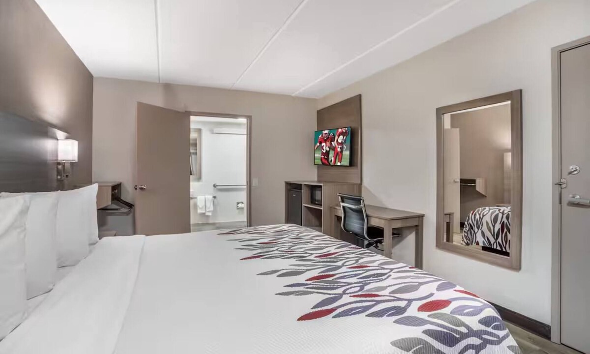 Conestee Hotel | Affordable Room Ideal for Extended Stays Near Local Scenic Parks