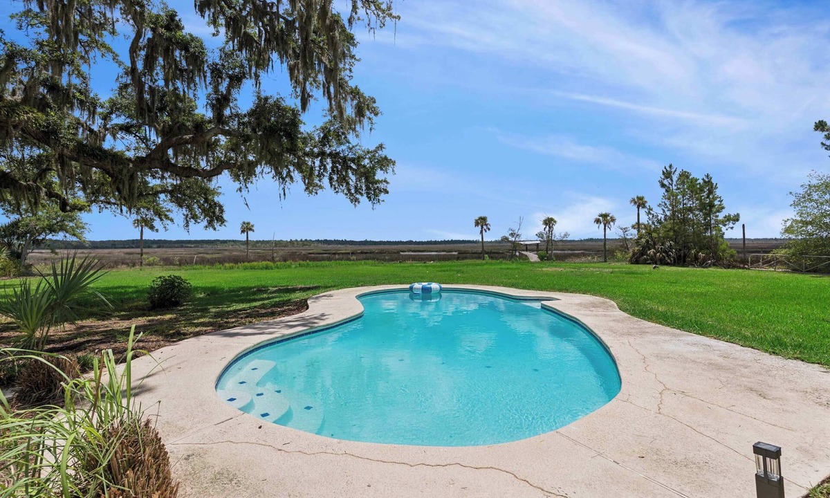 Brunswick House | Al's Hideaway - Private Pool