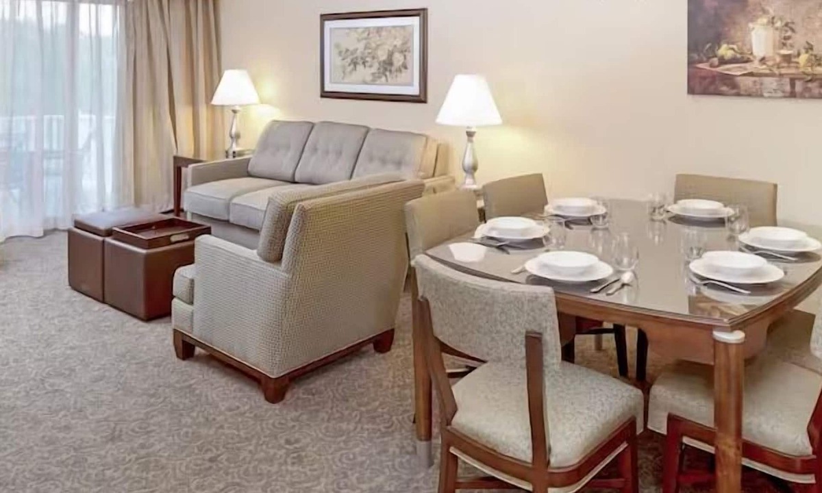 Berkeley Hotel | Always a Great Idea To Unwind! 2 Amazing Suites w/Kitchen and Living Room