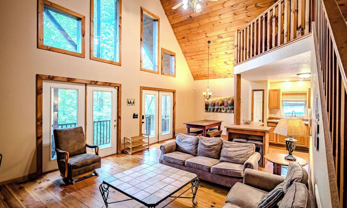 Banner Elk Cabin | Amazing Cabin w/Firepit, Gametable, Hot Tub, Wifi, Cable