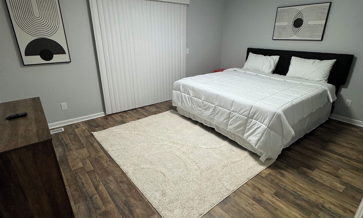 Columbia House | Amazing, Pet friendly 4bdrm/3bath home for the entire family! n