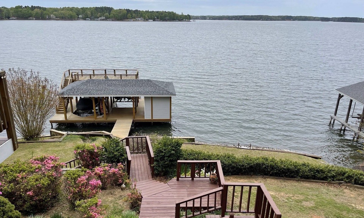 Wildwood Point House | AMAZING VIEW, Main lake home, boathouse and PET FRIENDLY Lake Gaston