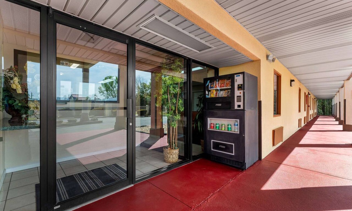 Montezuma Hotel | Americas Best Value Inn Montezuma