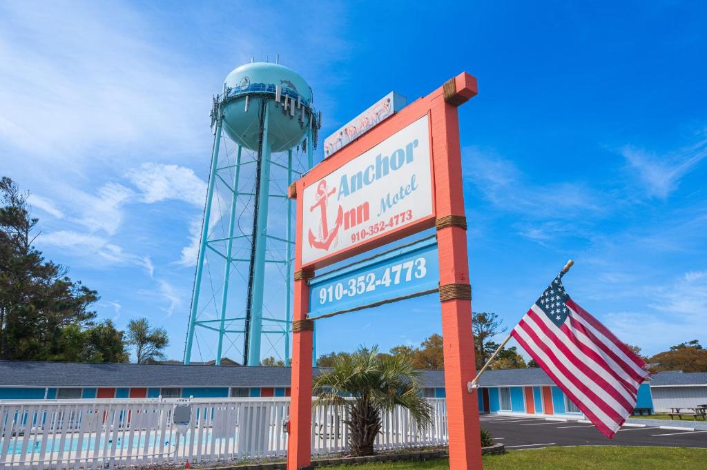 Long Beach Hotel | Anchor Inn by Oak Island Accommodations
