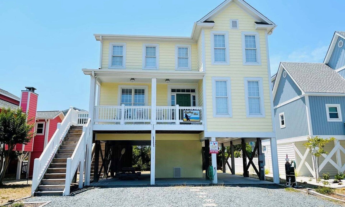 Holden Beach House | Angling Inn/111 Frigate: Spacious 4BR home in Holden Beach, perfect for adventures!