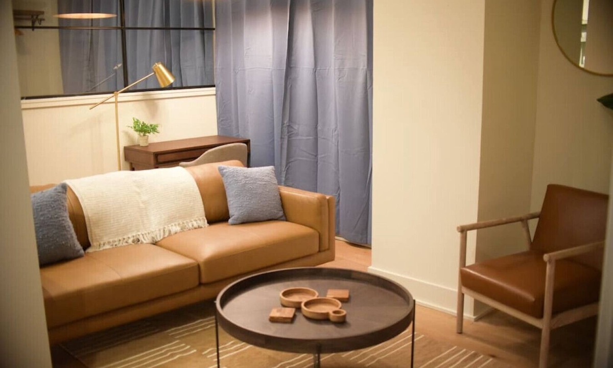 Yamacraw Village Apartment | Annabelle 2A - Studio In The Heart Of Night Life