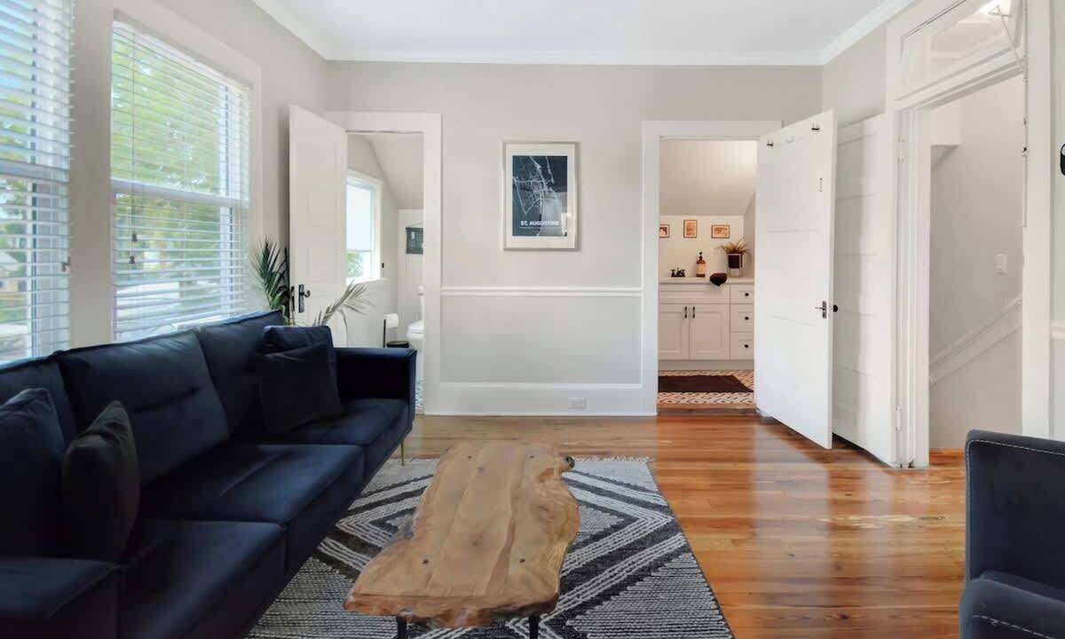Downtown Historic District Apartment | Apothecary - Upper Unit Downtown 2BR