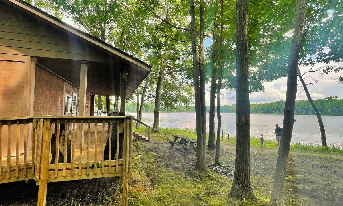 Lupton Cabin | Arrowhead Lake Camp - Black Bear Lodge Lake View