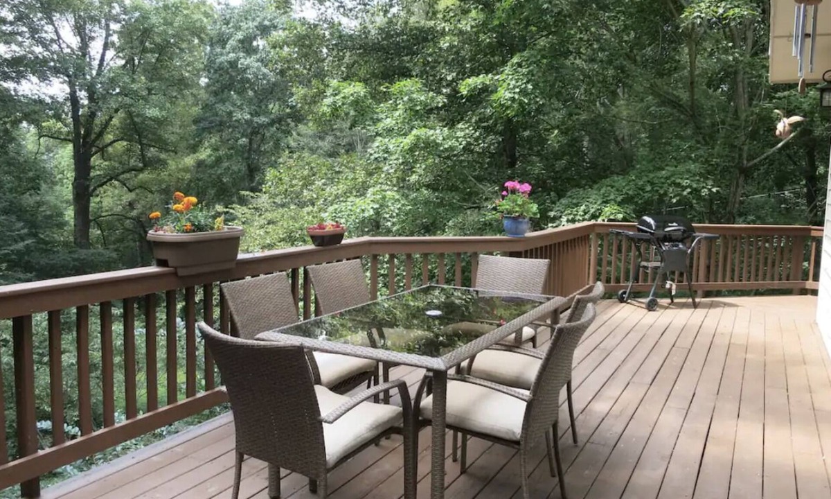 Asheville House | Asheville's Best Mountain Retreat-5 mile. Downtown! Pet Friendly,Nice Spa & Deck