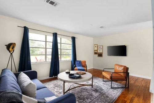 North Austin Civic Association House | Austin Backyard Retreat with Pool