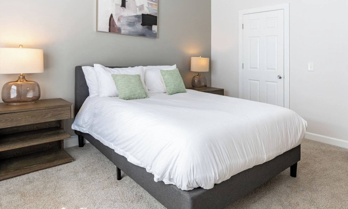 Wilmington Apartment | Barsala l Modern 2BD; Pool, Picnic and Grilling Areas