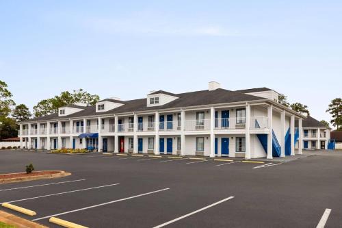 Albany Hotel | Baymont by Wyndham Albany at Albany Mall