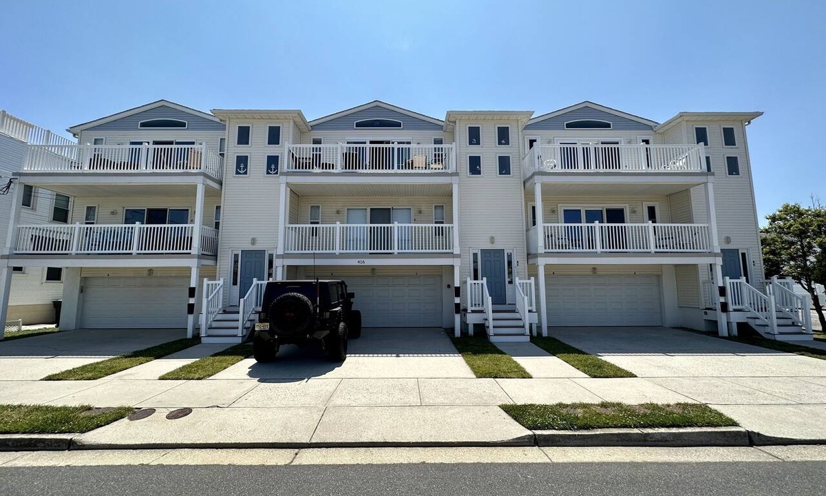 Wildwood Condo | BEACH BLOCK, 100 steps to BOARDWALK and SAND, Sleeps 10