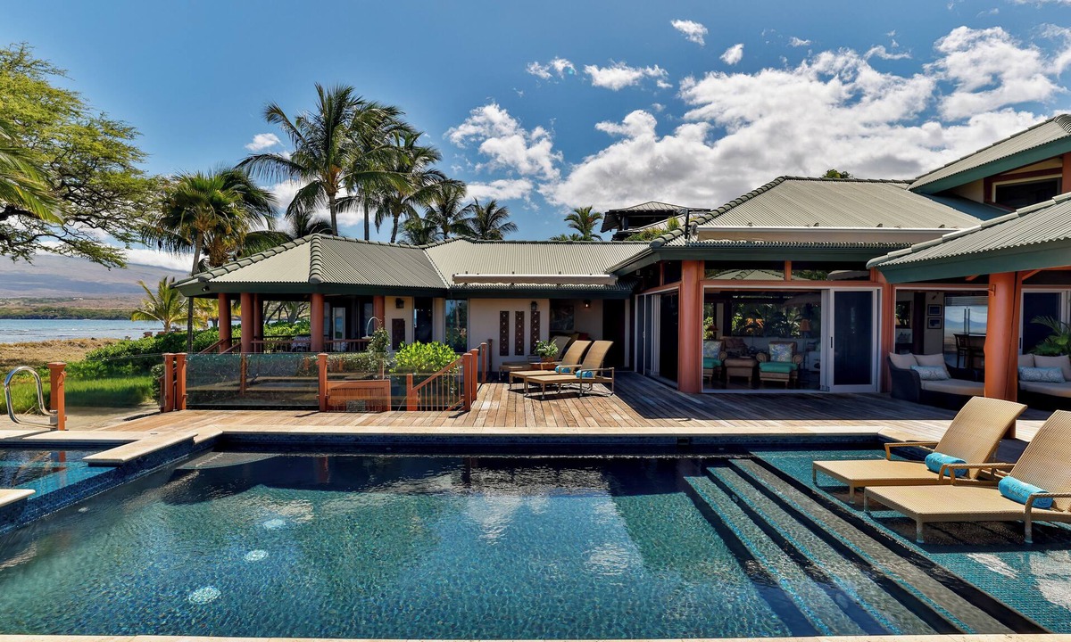 Puako Villa | Beach Front w/heated salt water pool and hot tub