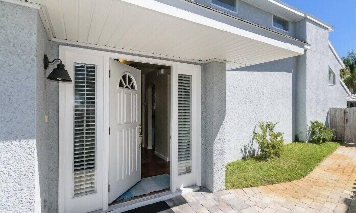 Atlantic Shores House | Beach & pool in South Jax Beach sleeps 8 to 12!