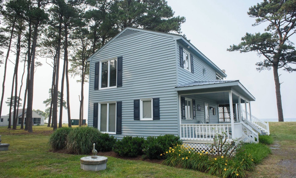 Ophelia House | Beach/Waterfront Chesapeake Bay Northern Neck Home