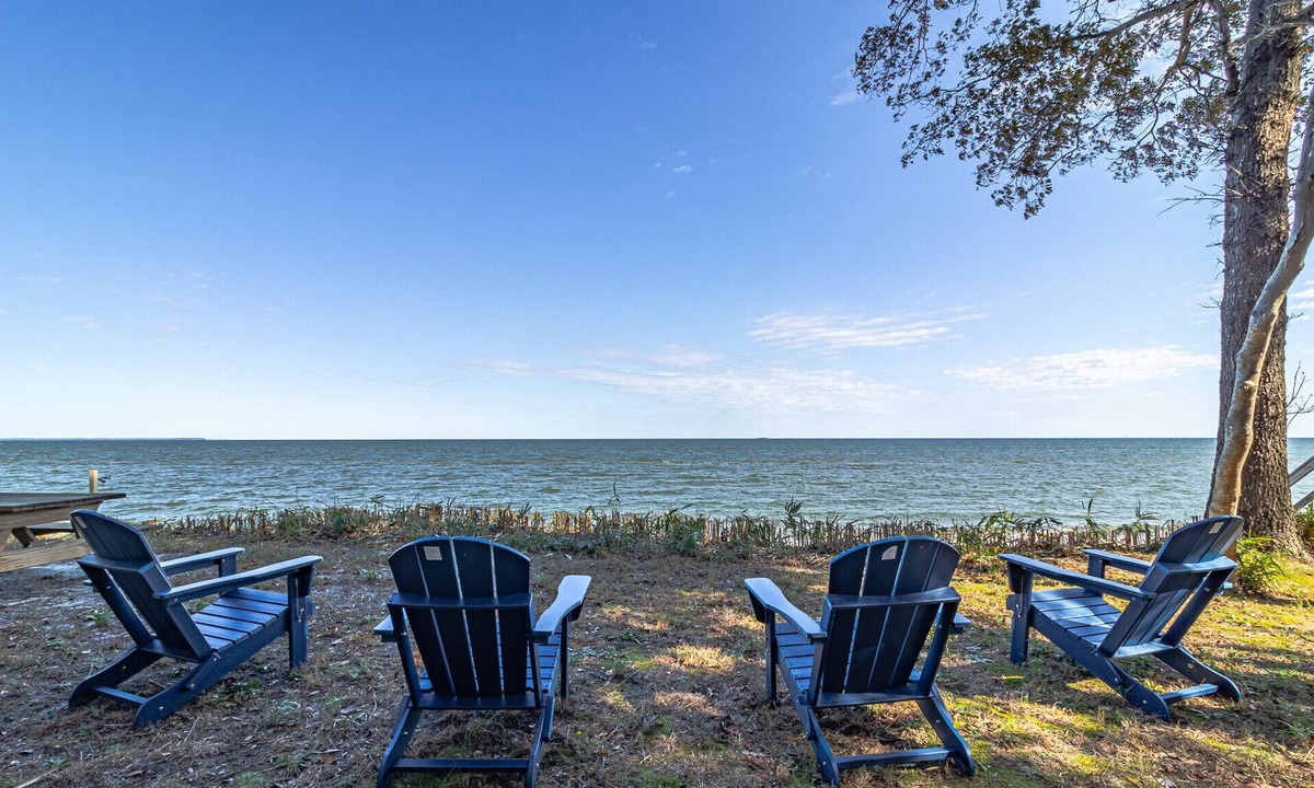 Edwardsville House | Beachfront hideaway on the Chesapeake Bay!