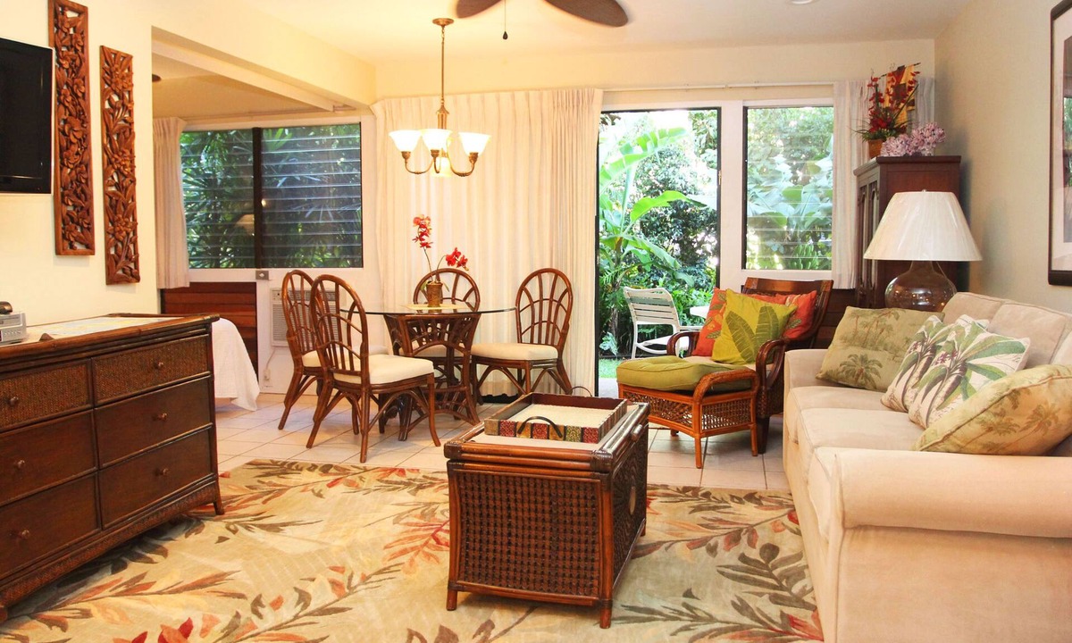 Maalaea Condo | Beachfront Resort Destination Maui Vacations -HK-A15 - Garden View- Relaxing