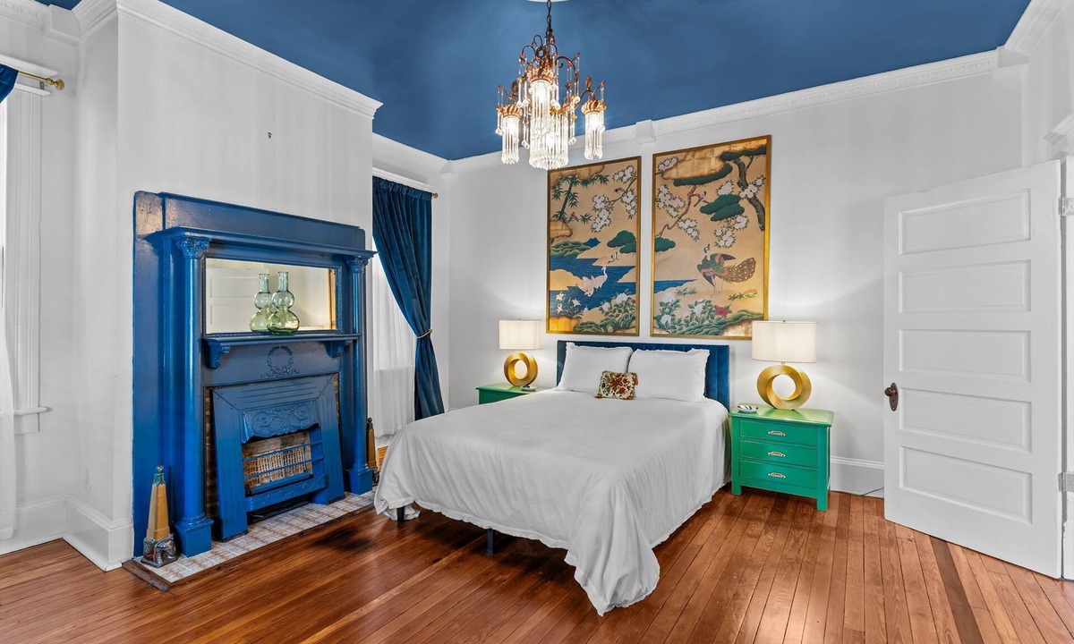 Wilmington Historic District House | Beautiful 3 Bed Historic Home in Downtown Wilmington, Private yard with firepit