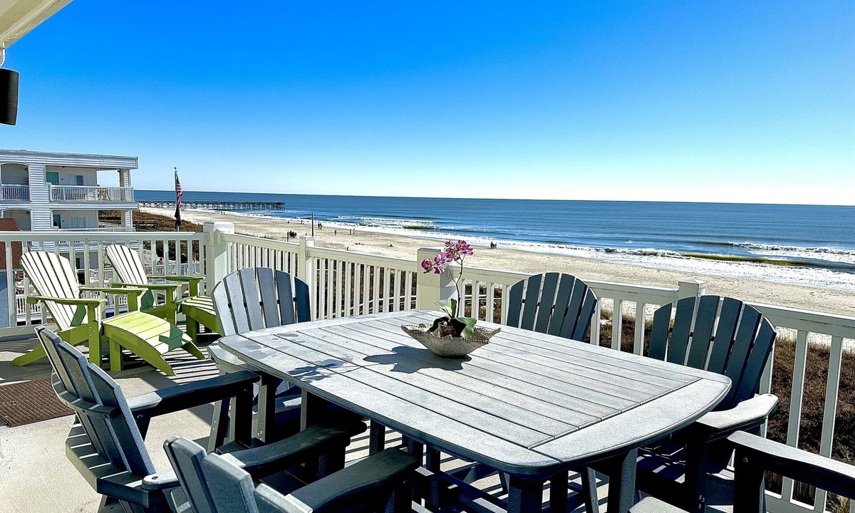 Isle of Palms Condo | Beautiful 3 Bedroom Oceanfront Condo. Walking Distance to Everything