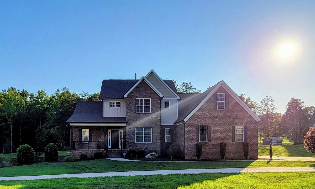 Lexington House | Beautiful 3 Level Executive home w/ HOT TUB!
