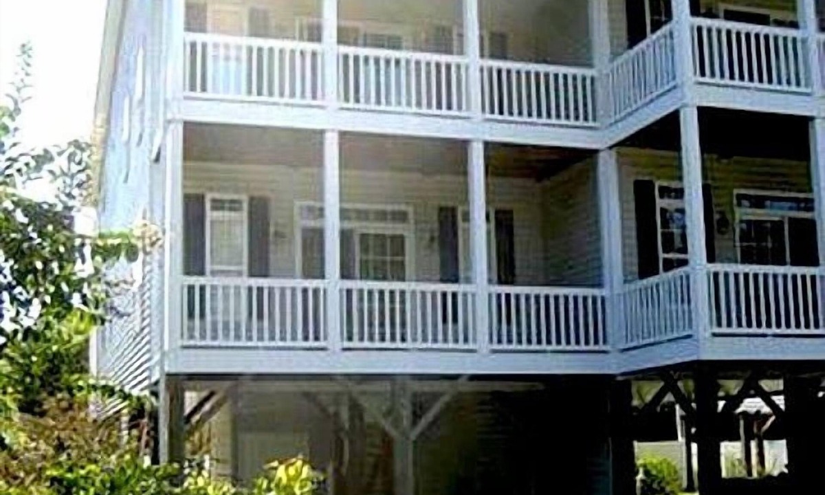 Garden City House | Beautiful 4 Bedroom Raised Beach Rental with Private Pool. SurfsUp Garden City