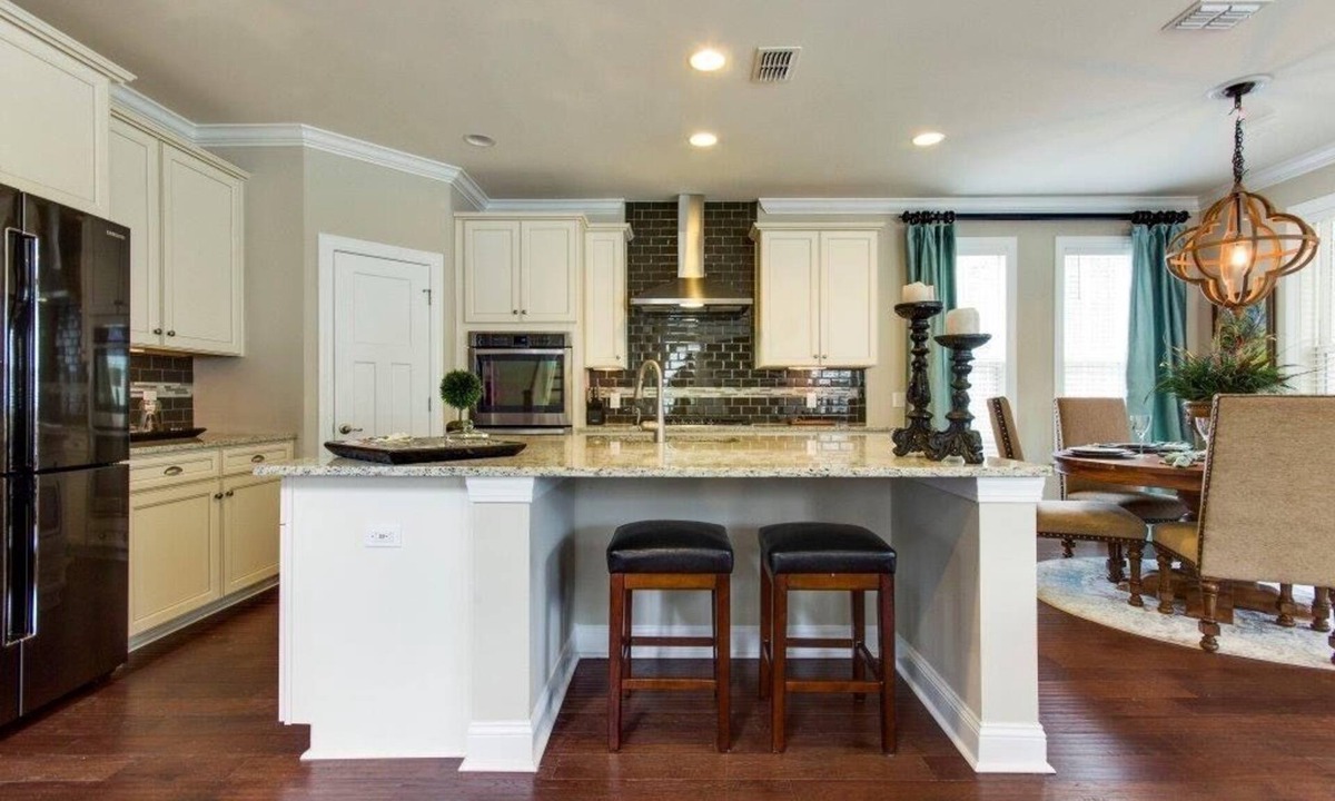 Charleston House | Beautiful Coastal Home on Daniel Island with Pooln