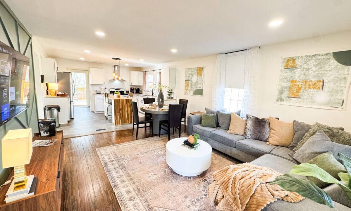 Woodruff House | Beautiful Home minutes from Downtown & BMW