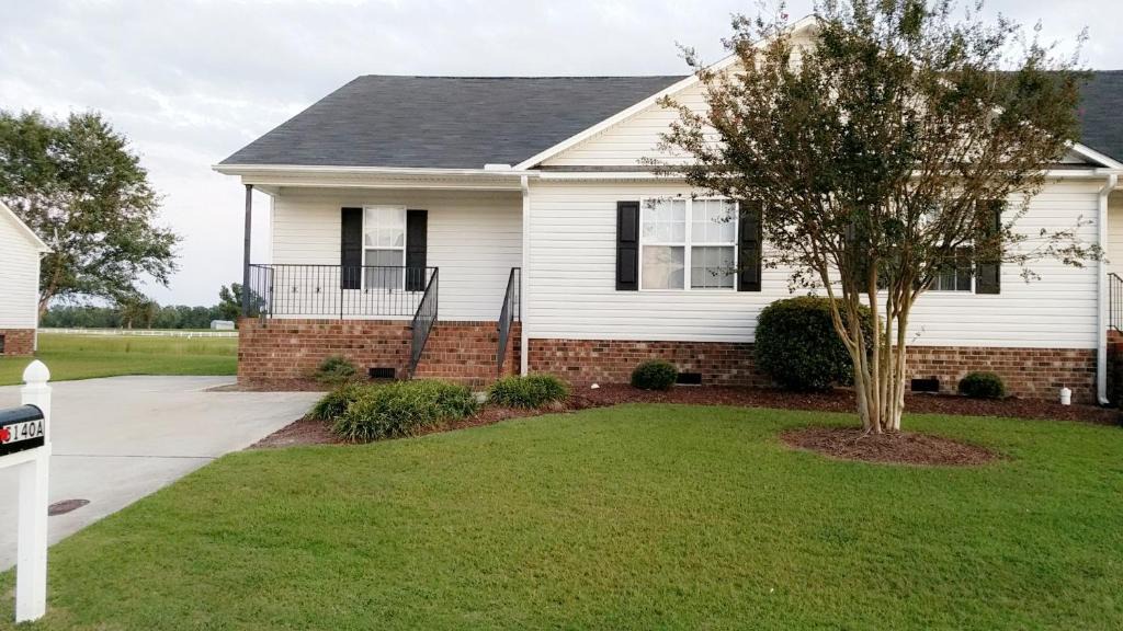 Greenville House | Beautiful Home on Golf Course