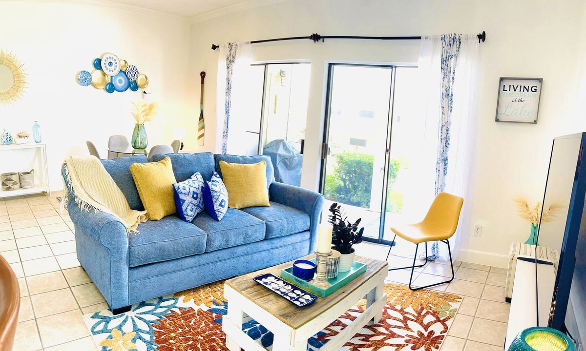 April Sound Apartment | Beautiful LakeFront Home with pool /6guest