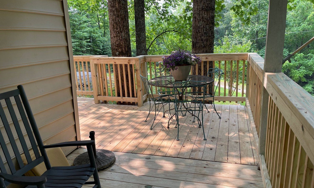 Fancy Gap House | Beautiful Private Mountain home located in Cana, VA