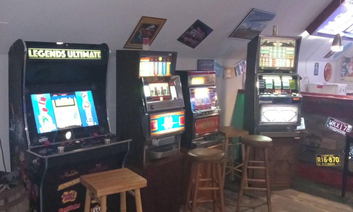 Forestbrook House | Beautiful retreat with gameroom and outdoor grill.